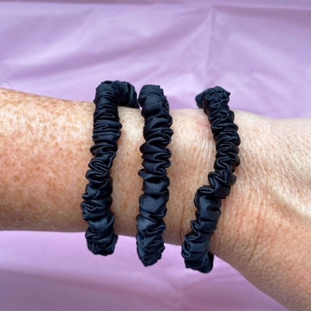 SKINNY MULBERRY SILK SCRUNCHIE BLACK