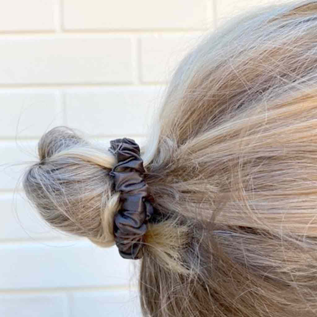 PURE SILK SCRUNCHIE SLENDER CHARCOAL GREY