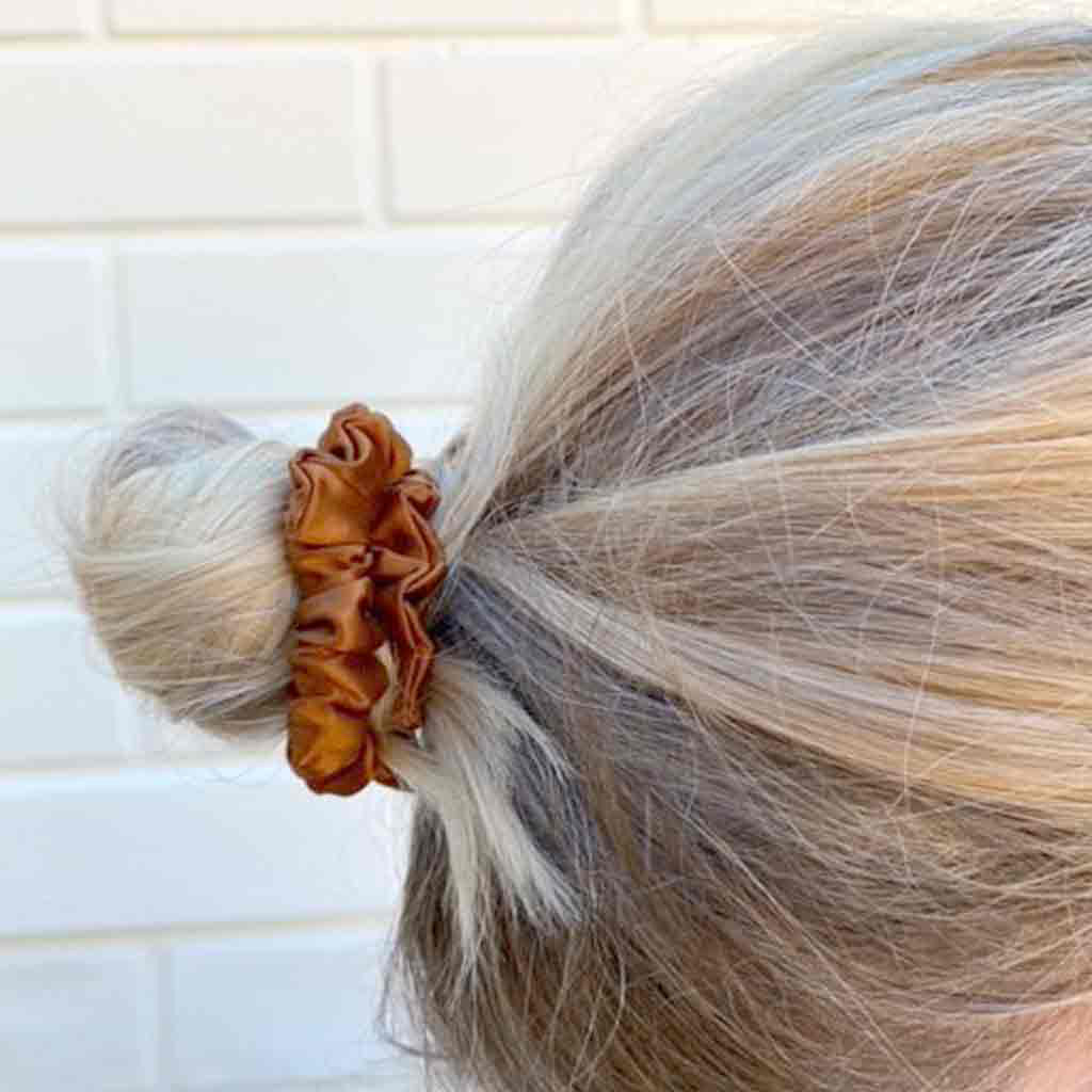 PURE SILK SCRUNCHIE SLENDER COPPER BROWN