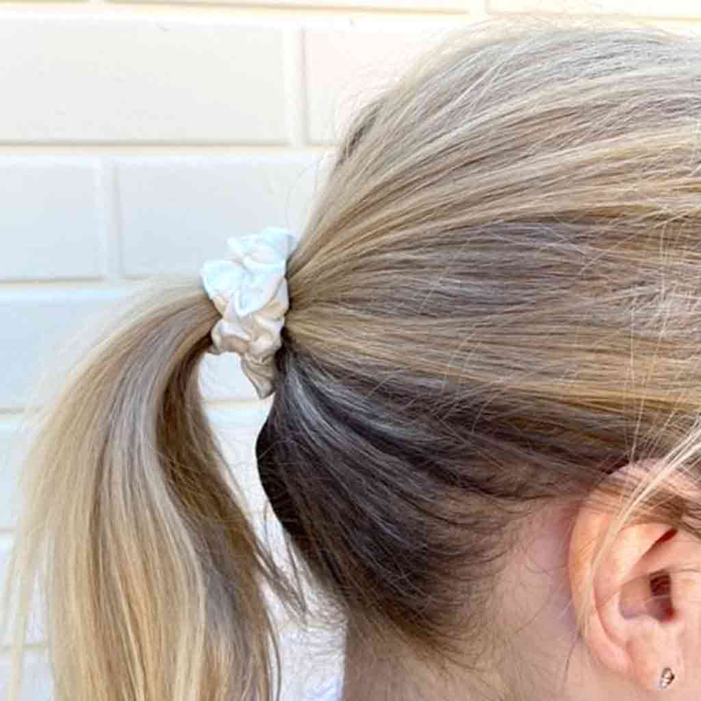 PURE SILK SCRUNCHIE SLENDER IVORY WHITE