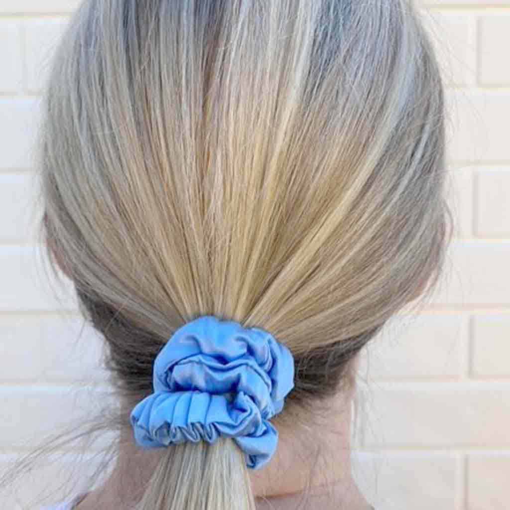 PURE SILK SCRUNCHIE SLENDER SKY BLUE