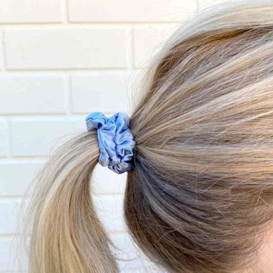 PURE SILK SCRUNCHIE SLENDER SKY BLUE