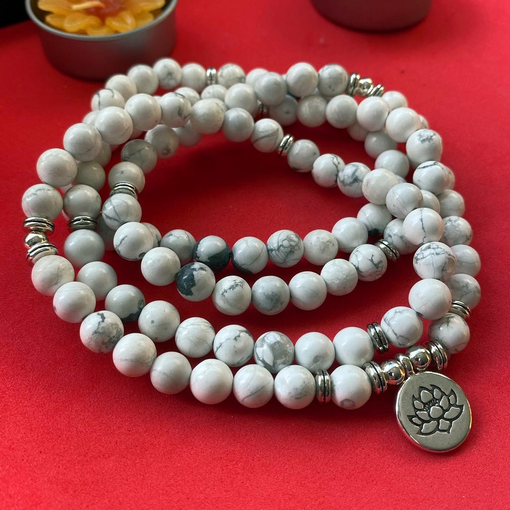 NATURAL GEMSTONE BEAD NECKLACE WHITE HOWLITE