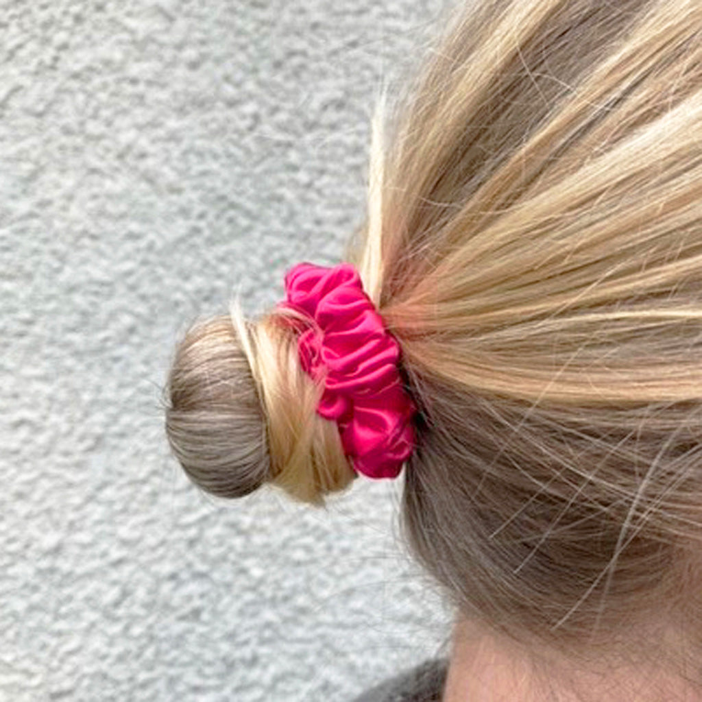 PURE SILK SCRUNCHIE SLENDER BRIGHT PINK