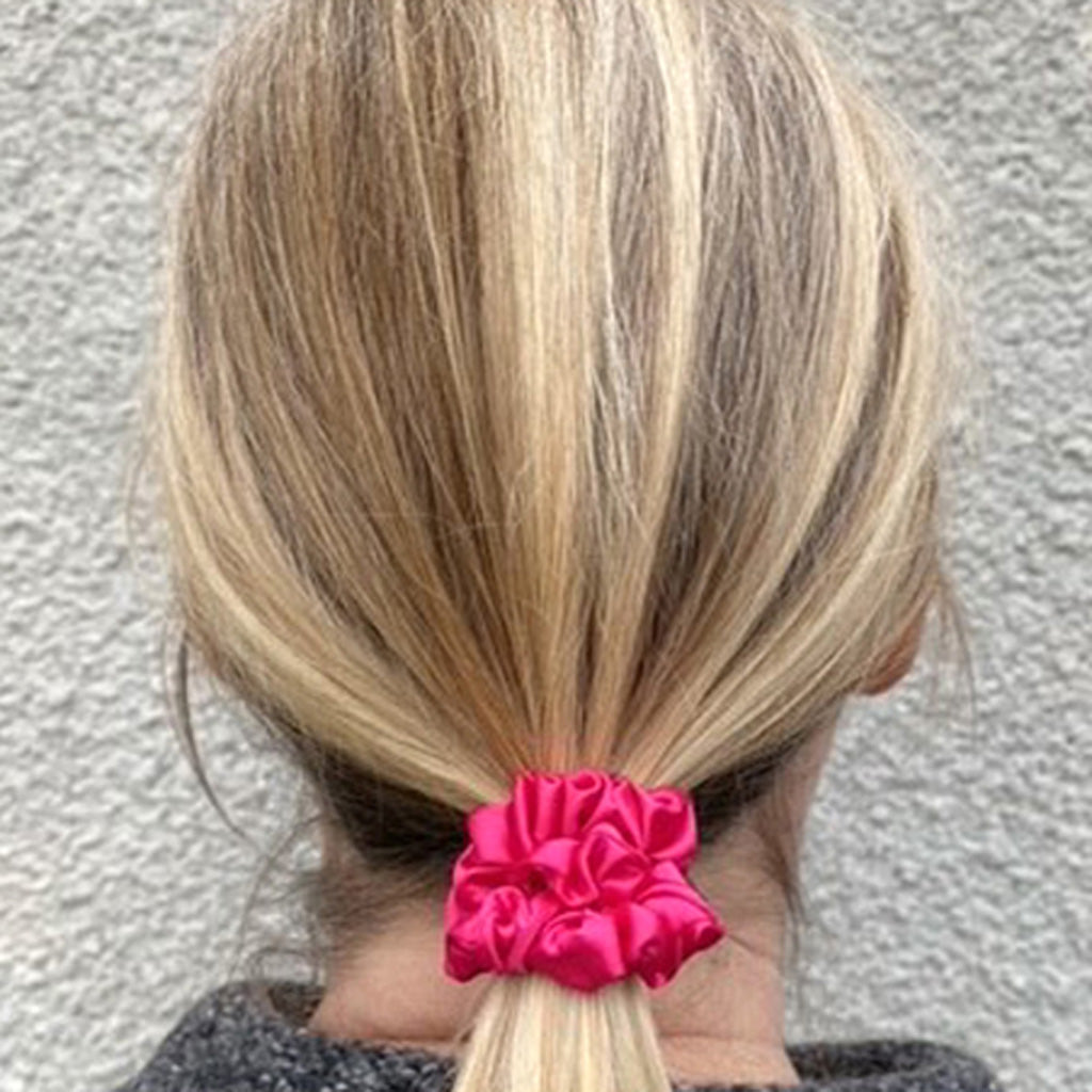PURE SILK SCRUNCHIE SLENDER BRIGHT PINK